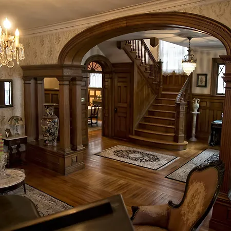 Circular Manor Bed And Breakfast-3